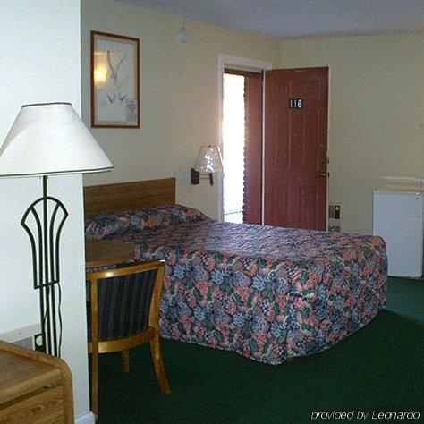 Crestview Inn Room photo