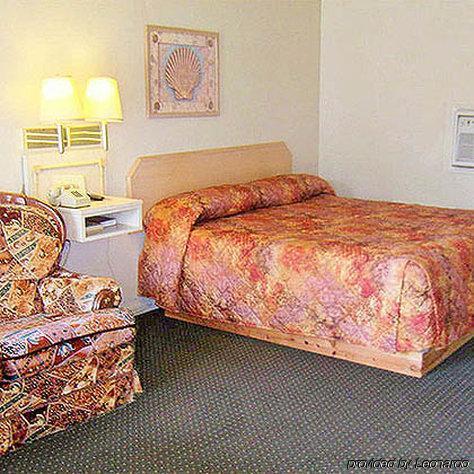 Crestview Inn Room photo